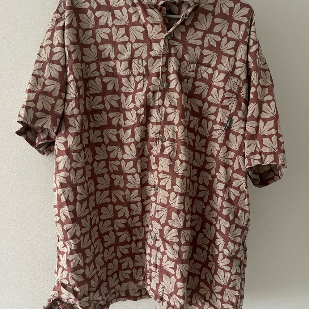 Eddie Bauer Men's Casual Red and Cream Patterned Shirt